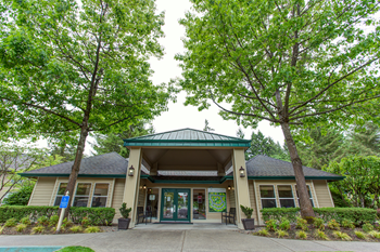Entry at Commons at Creekside Apartments, Hillsboro, OR, 97123